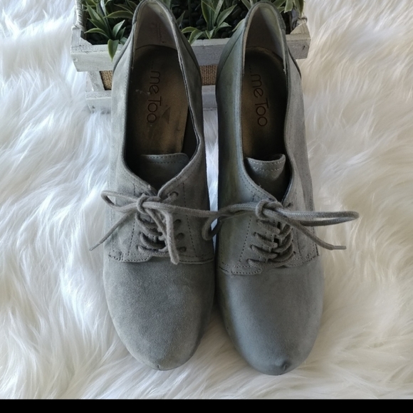 Shoes - Picture 3 of 7